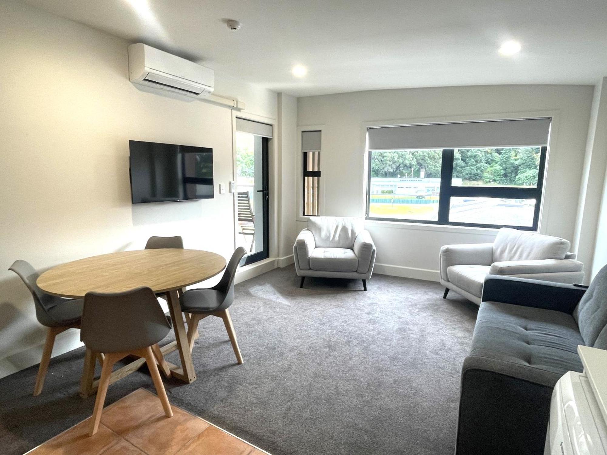 6 On Adams Aparthotel Mount Maunganui Exterior photo