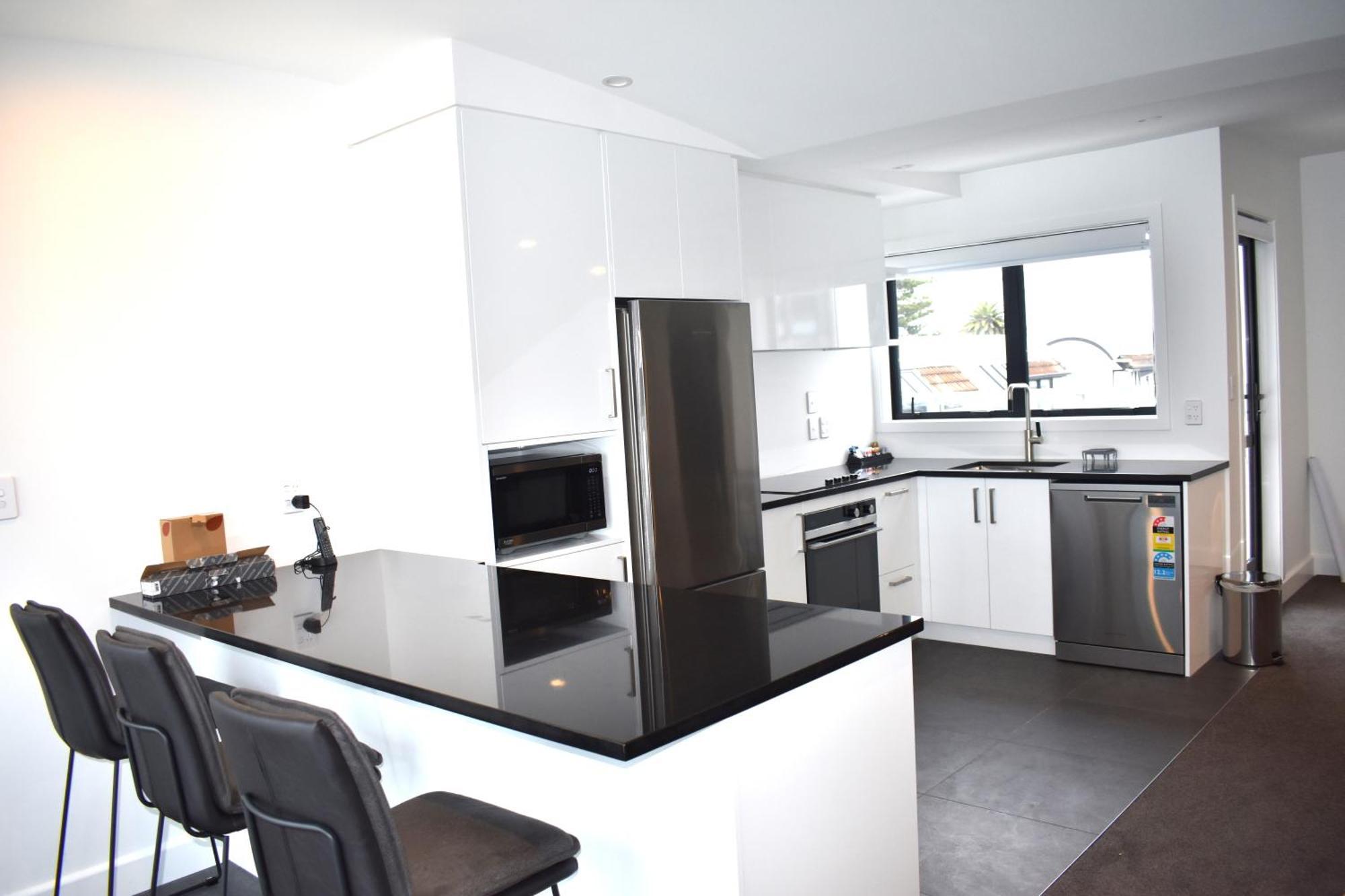 6 On Adams Aparthotel Mount Maunganui Exterior photo