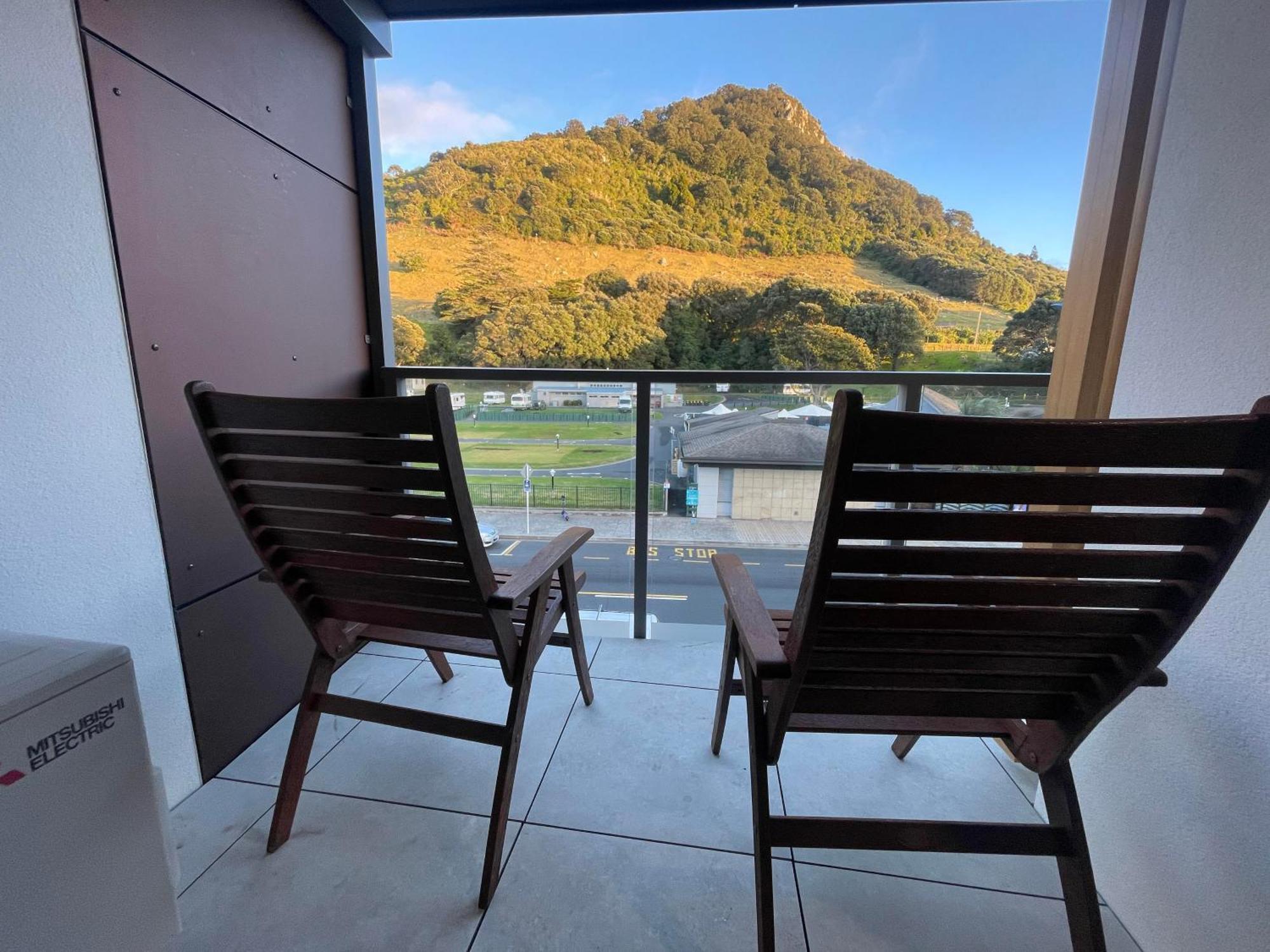 6 On Adams Aparthotel Mount Maunganui Exterior photo