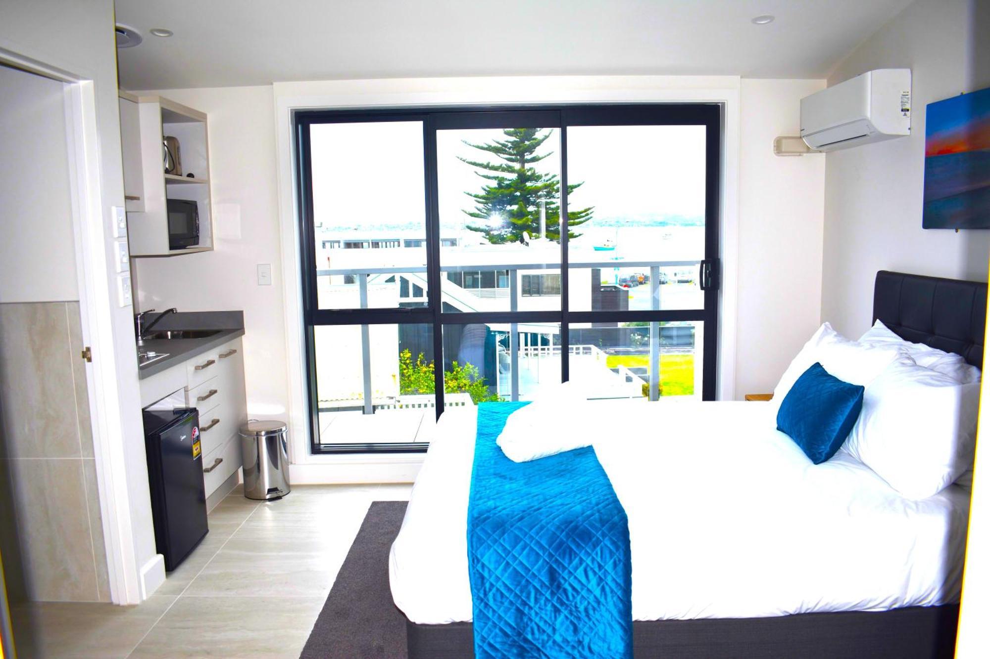 6 On Adams Aparthotel Mount Maunganui Exterior photo